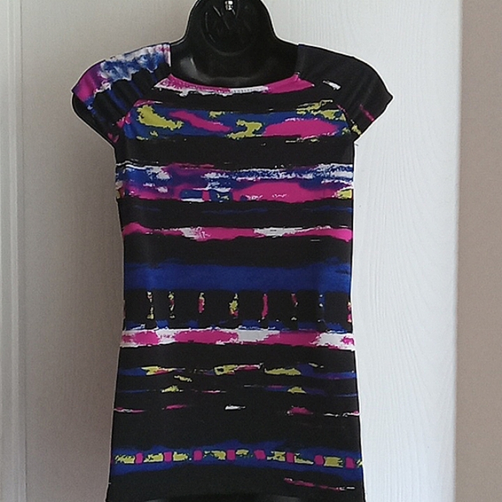 ⭐️ Host Pick ⭐️ Cleo Petite | Colorful Trendy Sleeveless Top - Picture 4 of 6